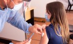Por aumento en los casos de Covid piden reforzar la vacunación