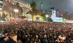 Con una profunda emoción, miles de seguidores homenajearon al Indio Solari en Plaza de Mayo.