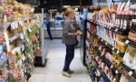 Lentamente continúa el pase a precios de la suba del dólar.