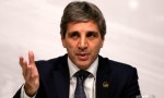 Caputo aseguró que el dólar se disparó por el "riesgo kuka".