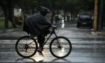 La lluvia y el viento sur hicieron descender la temperatura en Santiago del Estero: ¿qué pasará con la llamada bomba polar?