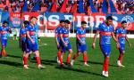 Güemes no lo pudo sostener y recibió un duro cachetazo ante Deportivo Madryn en La Isla.