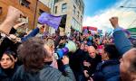 Milei debió suspender el acto de campaña en Ushuaia por protestas y retornó a Buenos Aires.