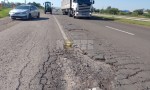 Tres ofertas para el bacheo de los 42 kilómetros de la autovía nacional 16 .
