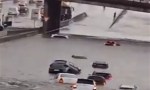 Temporal en el AMBA - Panamericana inundada, shoppings anegados y vuelos demorados.