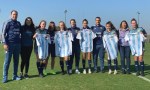 Cinco futbolistas de la selección argentina femenina denunciaron que un entrenador abusó de ellas.