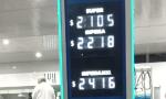Una carga con la Súper más barata cuesta $95 mil y con premium, $100 mil.