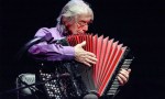 Murió Raúl Barboza, el músico que llevó el chamamé alrededor del mundo.