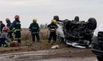 Un choque frontal entre una camioneta y un auto dejó cuatro muertos.