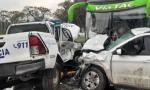Un paciente psiquiátrico robó un patrullero, chocó contra un colectivo y una camioneta.