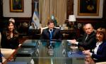 Milei se reunió con la secretaria de Seguridad de Trump para avanzar con la exención de la visa para argentinos.