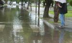 El otoño trajo la lluvia y persiste alerta por tormentas fuertes para la noche: ¿cuándo llega el frente frío? 
