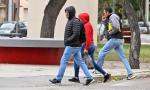 ¡A sacar los abrigos! Llega un nuevo frente frío a Santiago con lluvias, viento sur y un fuerte descenso de temperatura.