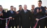 Elías Suárez inauguró una planta potabilizadora de agua en Vaca Human y entregó viviendas sociales.