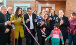 El gobernador Zamora continúa con el programa habitacional y entregó 32 casas en Choya.