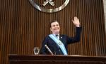 Zamora anunció bono de $500 mil y resaltó: "Aquí podemos enseñar tranquilamente sobre equilibrio fiscal"