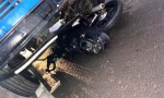 Un motociclista perdió la vida tras ser embestido por un camión.
