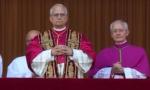 La emoción de Robert Prevost, en su primera aparición pública como el Papa León XIV.