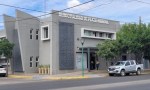 Plaza Huincul renueva la cartelería de calles para una mejor orientación