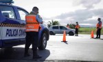 Otro policía de la Caminera fue golpeado por un automovilista multado.