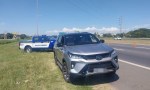 Dos policías de la Caminera trompeados por un conductor multado porque manejaba a alta velocidad.