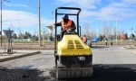 Siguen los trabajos de bacheo, limpieza y pintura en Plaza Huincul