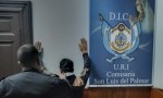 DETIENEN A UN HOMBRE POR UTILIZAR UNA TARJETA DE DÉBITO AJENA