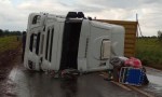 VOLCÓ UN CAMIÓN SOBRE LA RUTA 14 CERCA DE LIEBIG