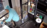 LADRÓN SOLITARIO ROBÓ EN UN CAFÉ-BAR DE CORRIENTES