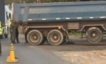 SINIESTRO VIAL ENTRE UNA MOTOCICLETA Y UN CAMIÓN