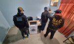BUSCABAN UNA MOTO ROBADA Y HALLARON UN KIOSCO DE DROGAS