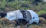 DESPISTE Y VUELCO DE UN AUTOMÓVIL EN EL INGRESO A ITATÍ