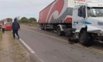 CHOQUE FRONTAL ENTRE UN AUTO Y UN CAMIÓN CERCA DE CURUZÚ CUATIÁ