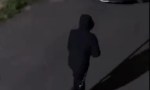 Buscan dar con un hombre que se masturba en las calles de Rawson