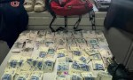 Hallaron a un joven con una mochila empapada que contenía más de un millón de pesos robados