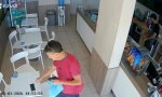 ​Se fue con cucurucho… y con celular ajeno de postre