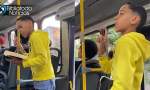 Un niño predica en un autobús y su mensaje de fe se vuelve viral en redes sociales