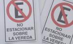 Ancud inicia campaña para recuperar espacios peatonales con advertencias a conductores mal estacionados