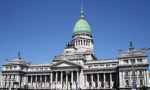 Convocan a un desayuno de oración en el Congreso y reavivan el debate sobre religión y política
